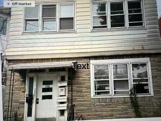 Foto del edificio - 215 Liberty Ave