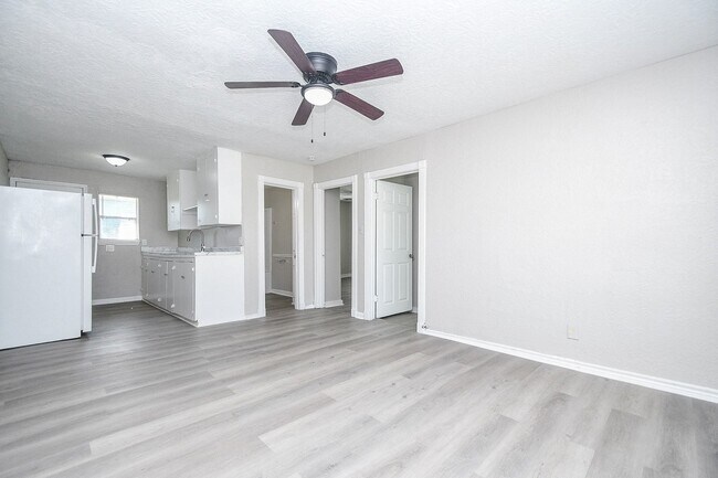 Foto del edificio - 6024 Collingsworth St