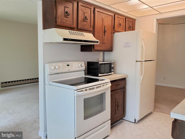 Building Photo - 15310 Beaverbrook Ct
