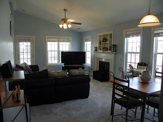 Foto del edificio - 4112 Huntsmoor Ln