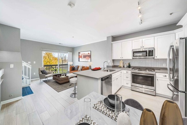 Building Photo - River Run at Naperville