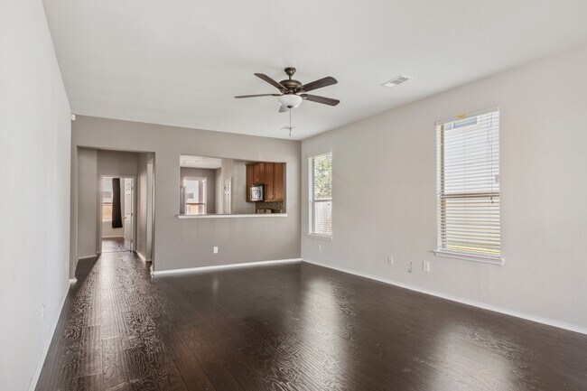 Photo - 1819 Killiney Ct House