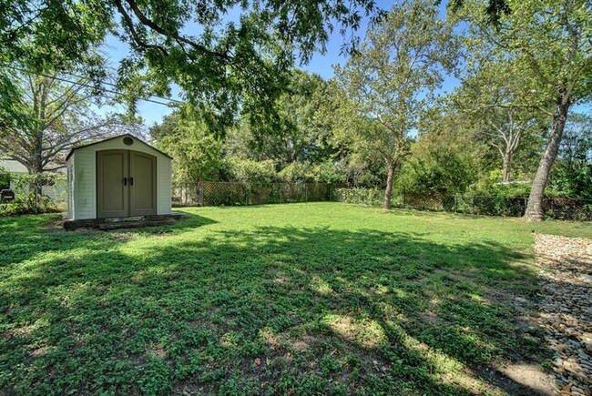 Foto del edificio - Charming North Austin Home off 183 & Lamar