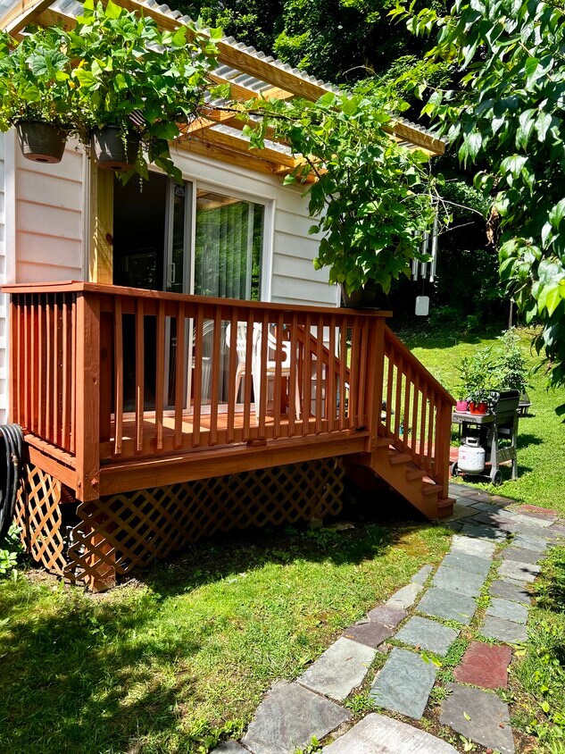 Beautiful arbor - 2857 Route 9D