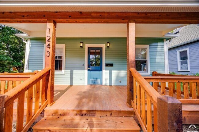 Foto del edificio - 1243 Delaware St