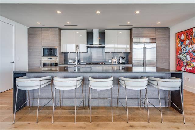 Foto del edificio - 7901 Windrose Ave.