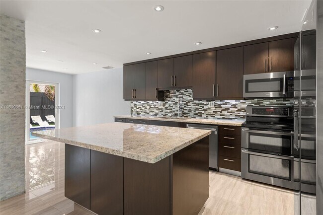 Foto del edificio - 19040 S St Andrews Dr