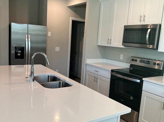 Foto del edificio - 984 Desert Candle Dr