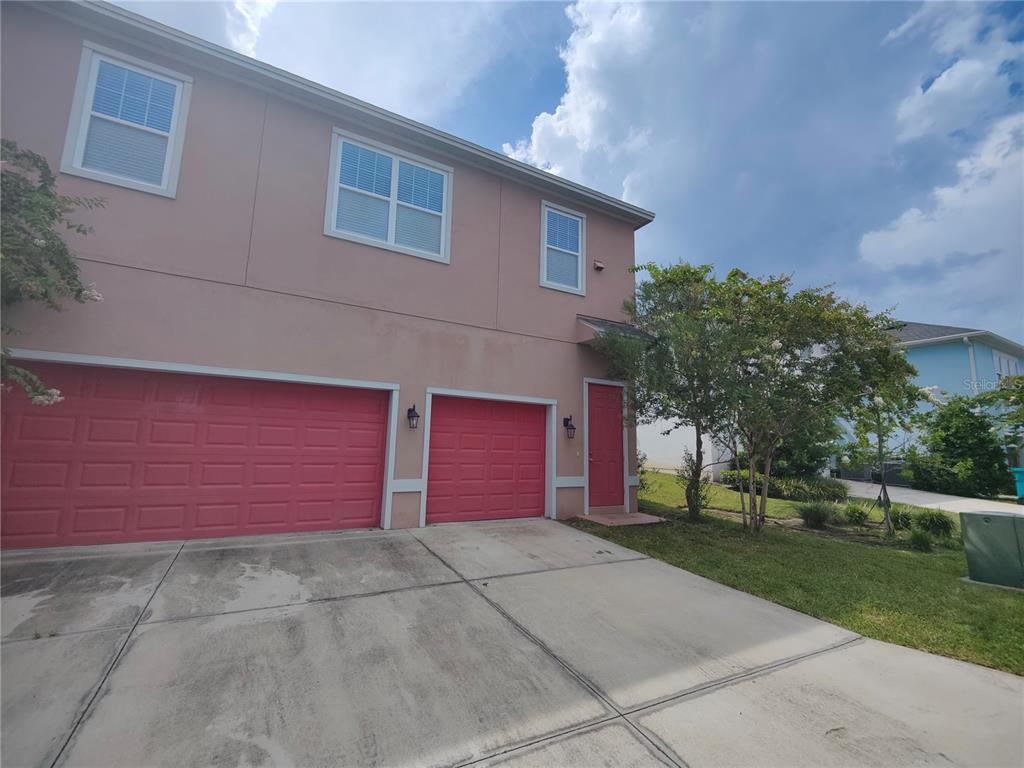 Foto principal - 13617 Lessing Ave