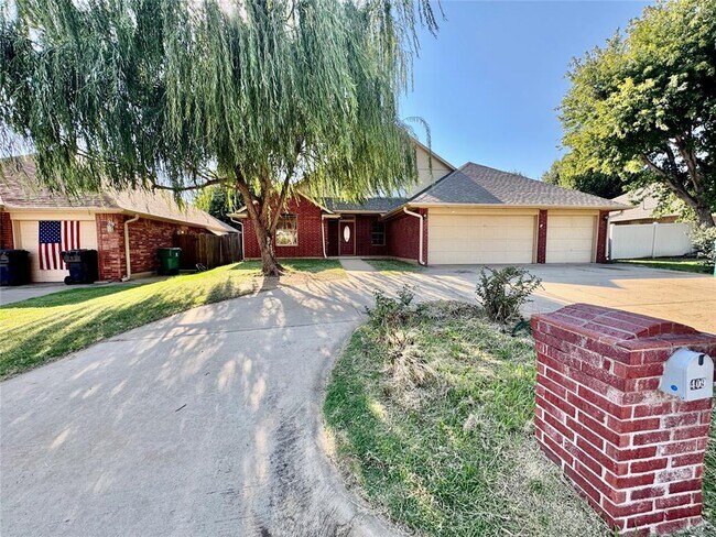 Foto del edificio - 409 Sage Brush Rd