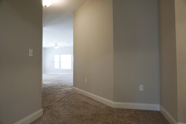 Building Photo - 108 Creve Core Dr