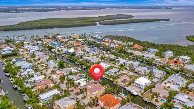 Building Photo - Stunning Annual Rental: Luxury Coastal Liv...