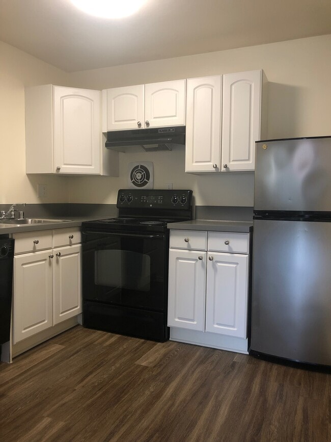 Building Photo - 3601 NE 73rd Pl