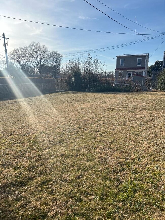 Building Photo - 1209 Wallace St