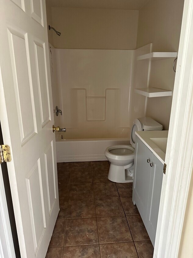 Primary Photo - 101 Hoss Ln