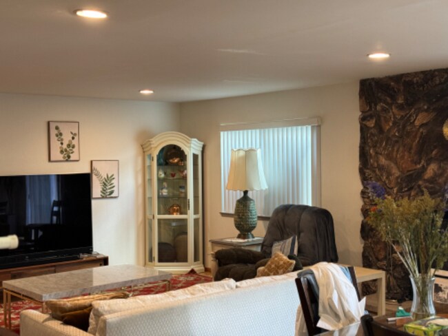 Foto del edificio - 1710 Whitham Ave