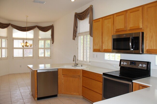 Building Photo - 5812 Sandlewood Way