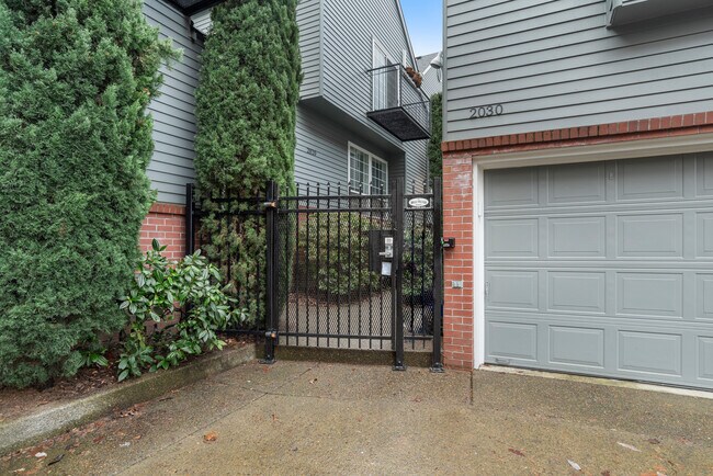 Photo - 2030 NW Lovejoy St Townhome