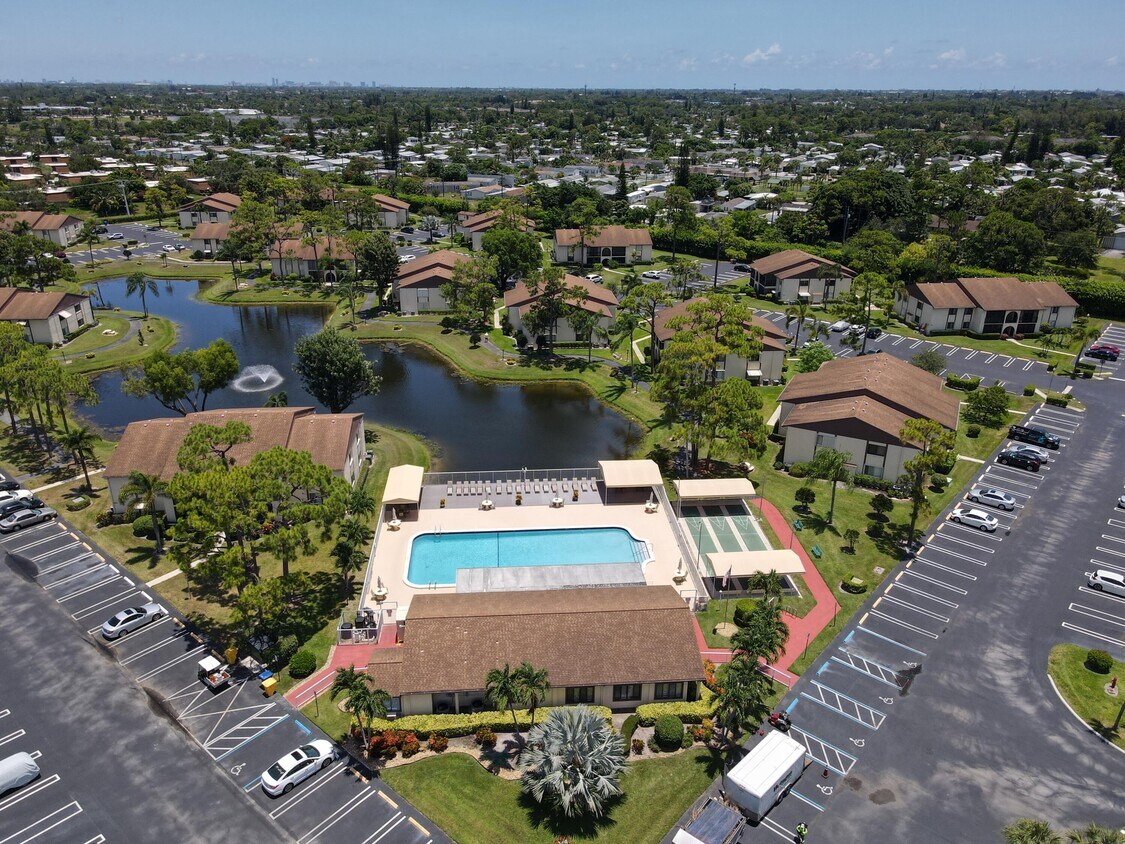 314 Knotty Pine Cir, Greenacres, FL 33463 Condo for Rent in