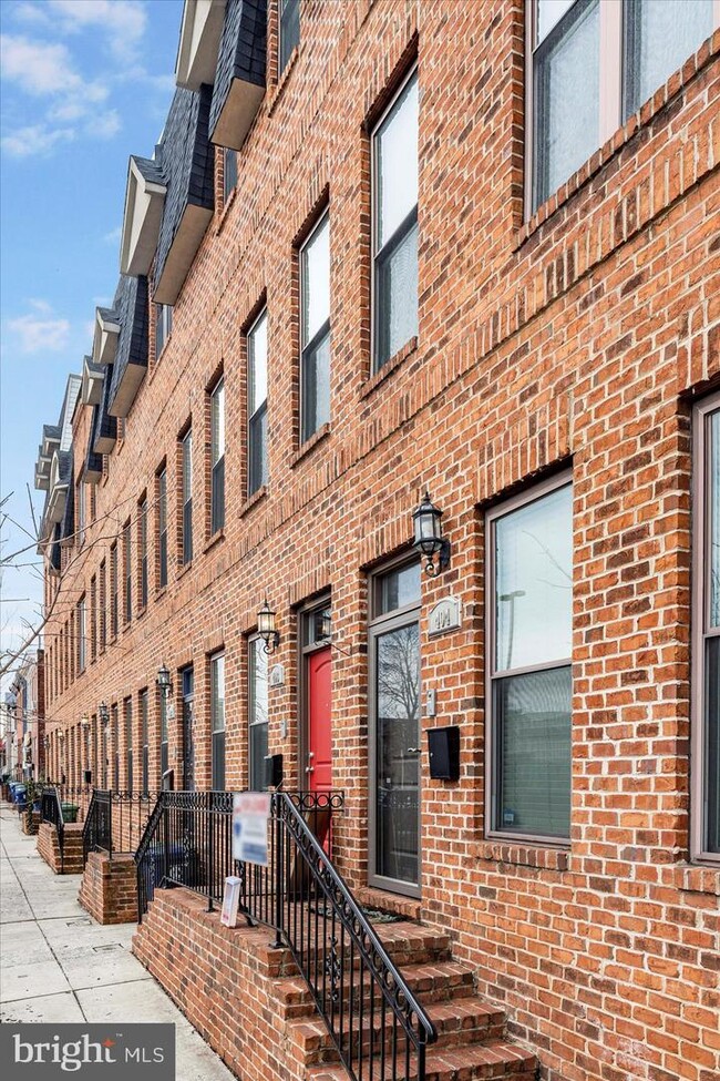 Building Photo - 404 Grundy St
