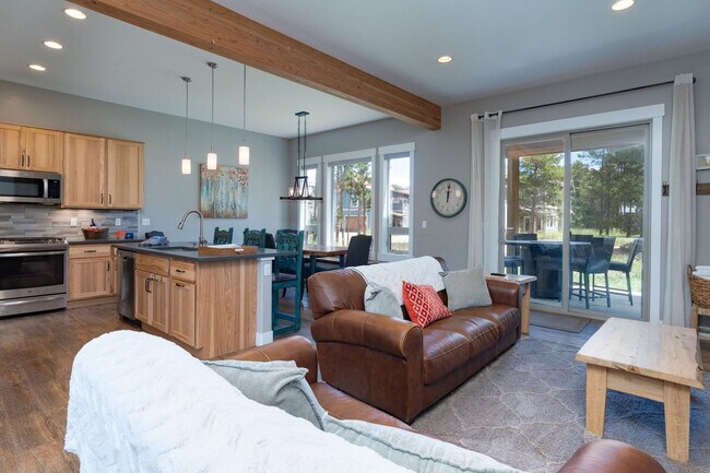 Foto del edificio - 278 Mountain Willow Dr