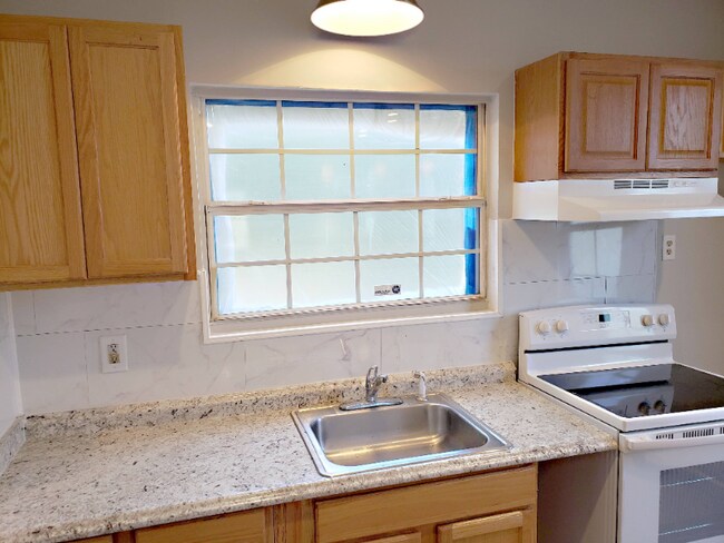 Foto del edificio - 1038 Oakley St