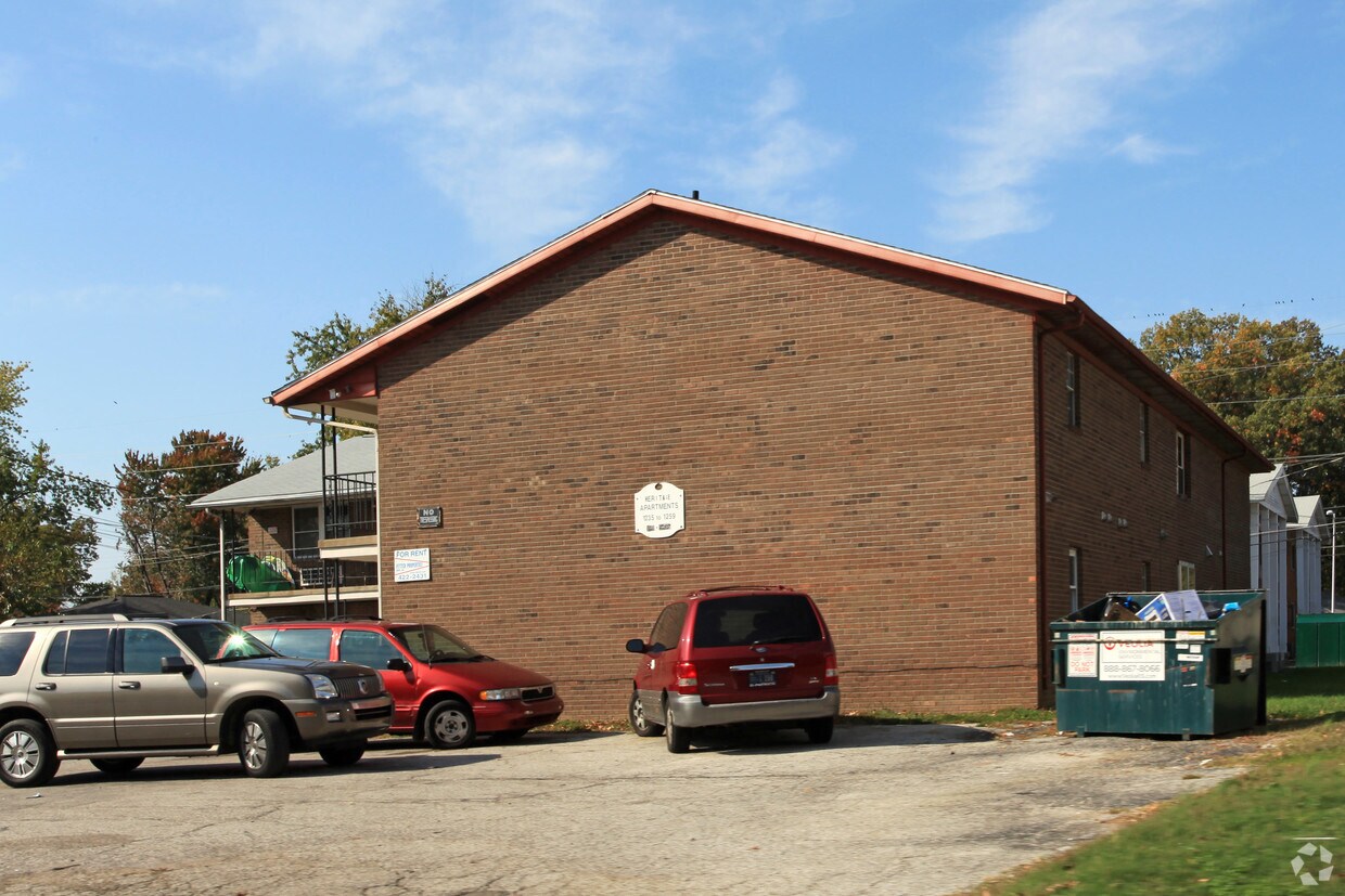 Building Photo - 1235 S LINCOLN PARK Dr