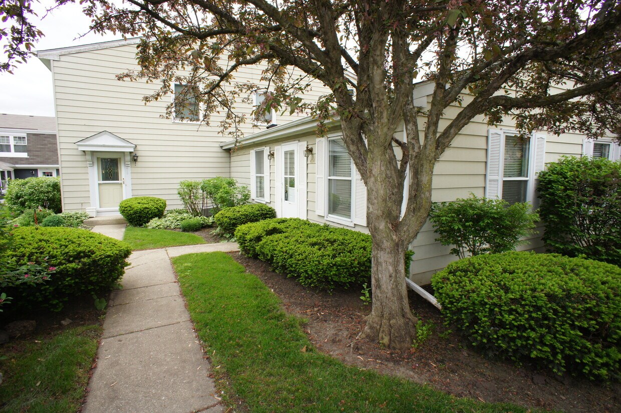 414 Farmingdale Cir, Vernon Hills, IL 60061 House Rental in Vernon