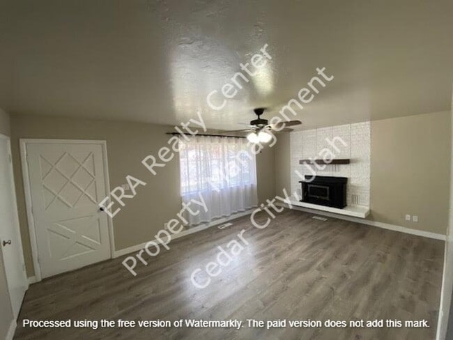 Building Photo - Move-In Discount!  3 Bedroom 2 Bath Single Family Home
