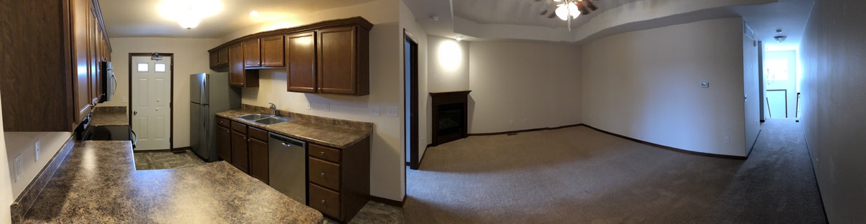 Kitchen and living room - 1884 Wrigley St