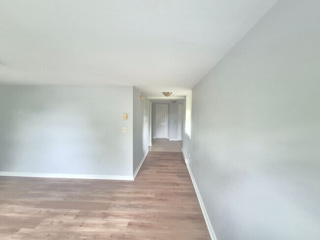 Foto del edificio - 14 Edgewood Rd