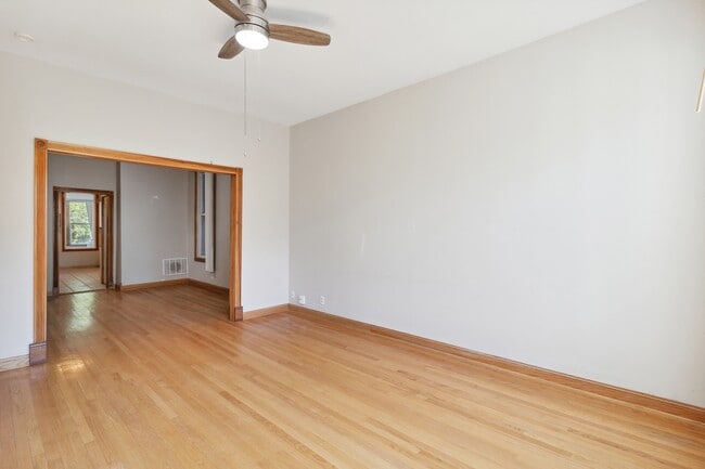Building Photo - 2527 N Ashland Ave