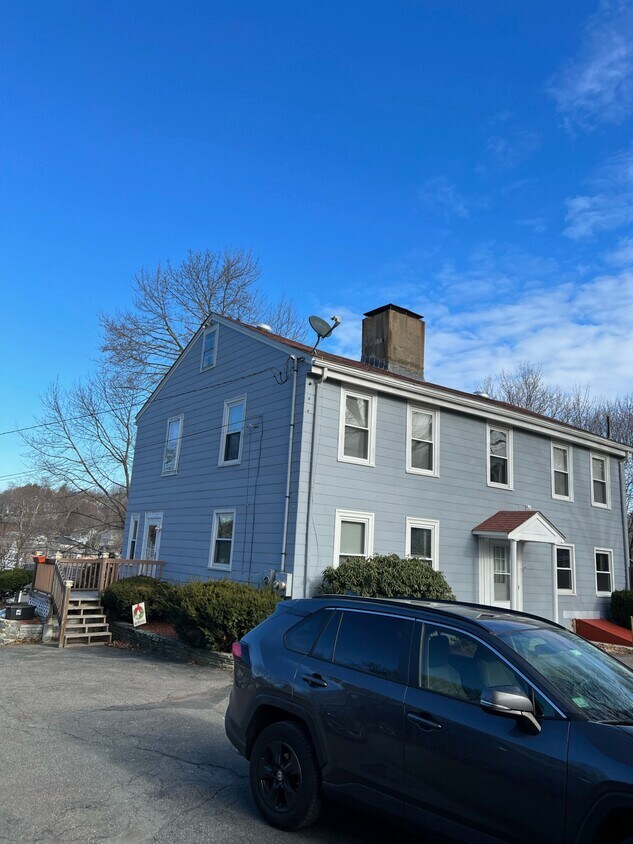 Primary Photo - 130 Lake St