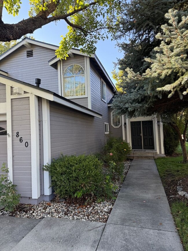 Building Photo - 860 Swaledale Dr