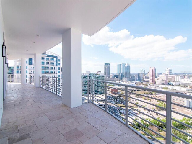 Foto del edificio - 1209 E Cumberland Ave