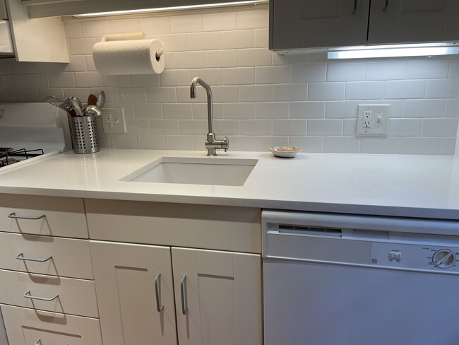 Foto del edificio - 3803 Yuma St NW
