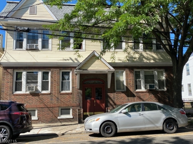 Primary Photo - 287 New York Ave