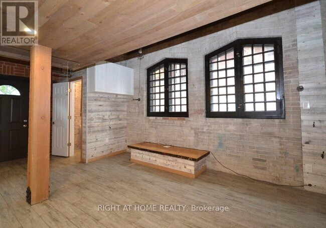 Building Photo - 17 Marlborough Ave