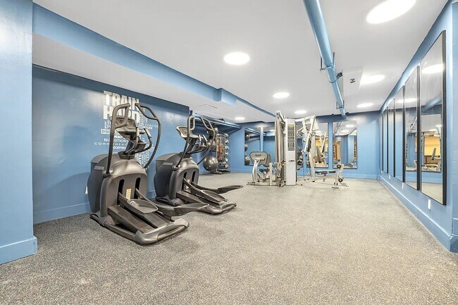 Foto del edificio - 240 W 64th St