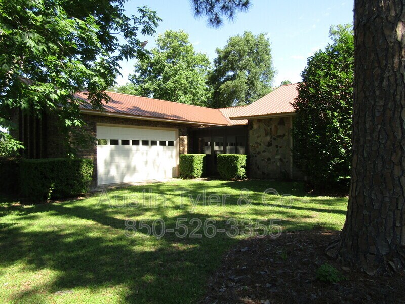 2826 Dilmore Rd, Cottondale, FL 32431