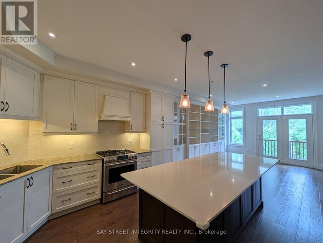 Photo du bâtiment - 8469-8469 Islington Ave