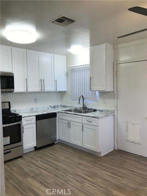 Foto del edificio - 12081 Marigold Ave