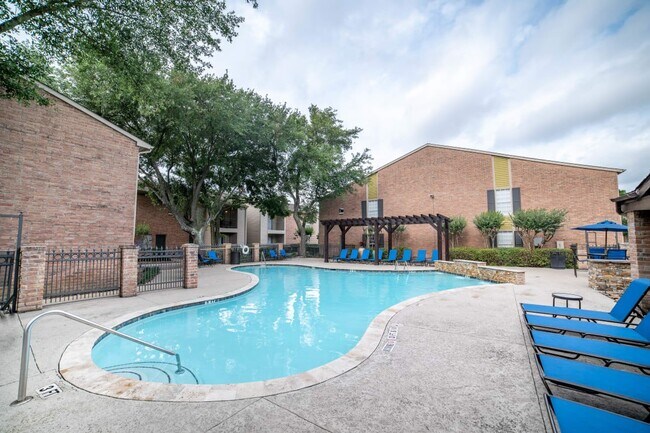 Foto del edificio - 2800 Ashford Trail Dr