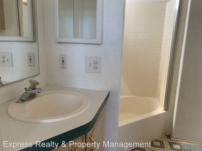 Building Photo - 1 br, 1 bath House - 17744 Santa Rosa Mine Rd