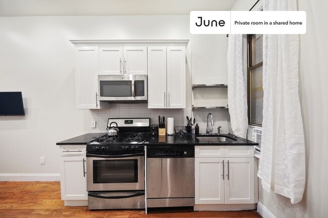 Building Photo - Room in Shared 4 bed/1 bath home in Crown Heights