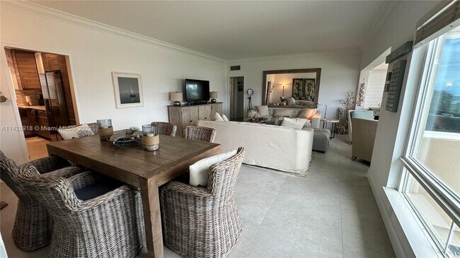 Foto del edificio - 120 N Ocean Blvd