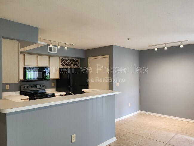 Foto del edificio - 7220 Westpointe Blvd