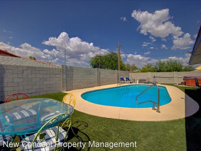 Building Photo - 4 br, 2 bath House - 2131 S. Calle Yucatan