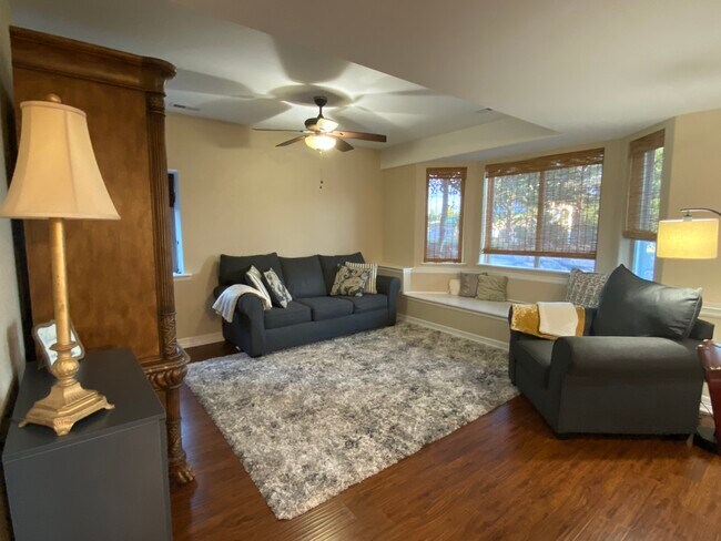Foto del edificio - 220 Eagle Pines Dr