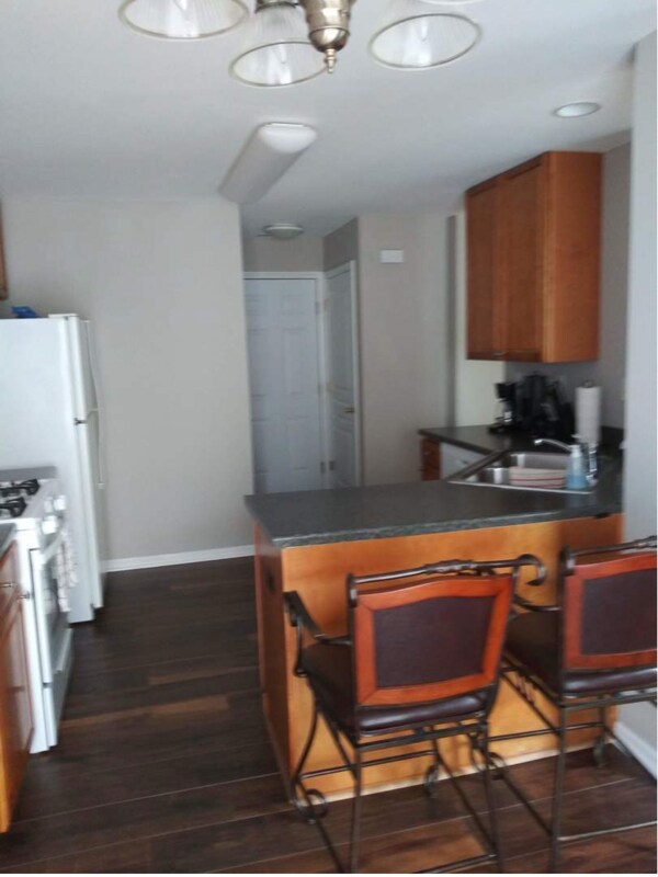 Foto del edificio - 481 Metropolitan St